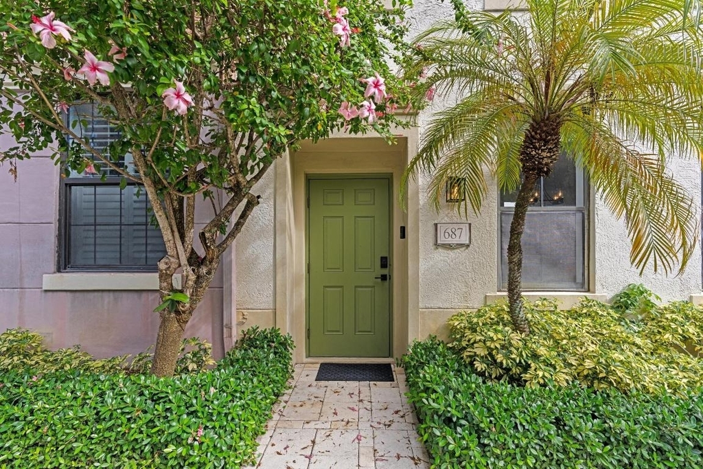 687 Hibiscus Street - Photo 27