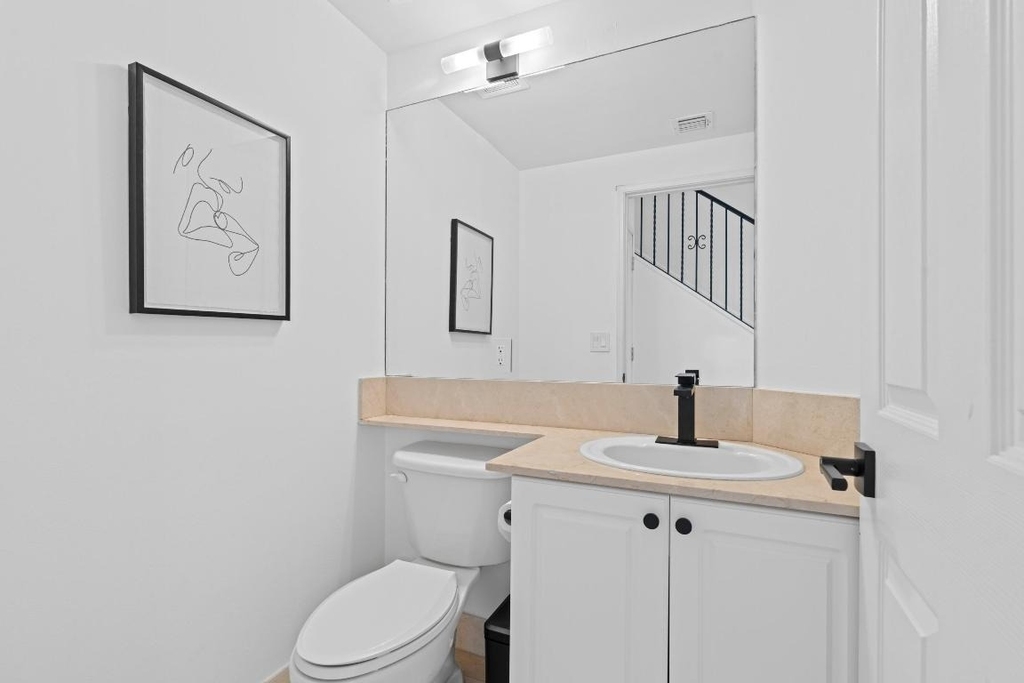 687 Hibiscus Street - Photo 15