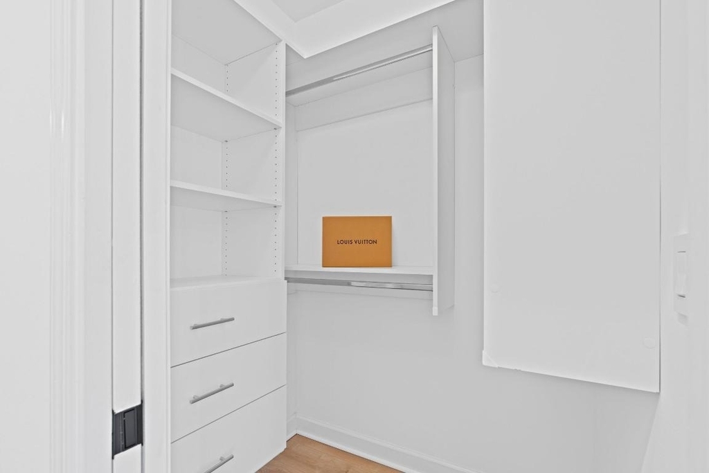687 Hibiscus Street - Photo 30
