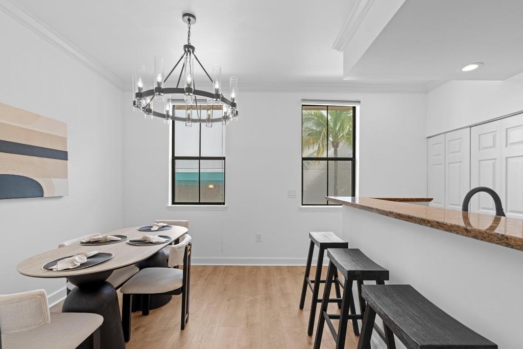 687 Hibiscus Street - Photo 6