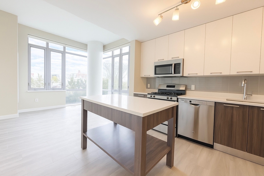 1524 Sheepshead Bay Road - Photo 3