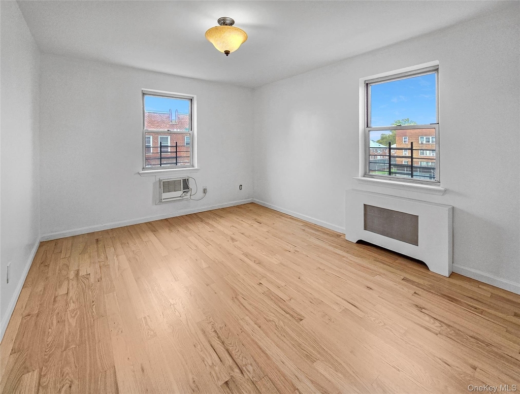 138-33 Jewel Ave - Photo 2