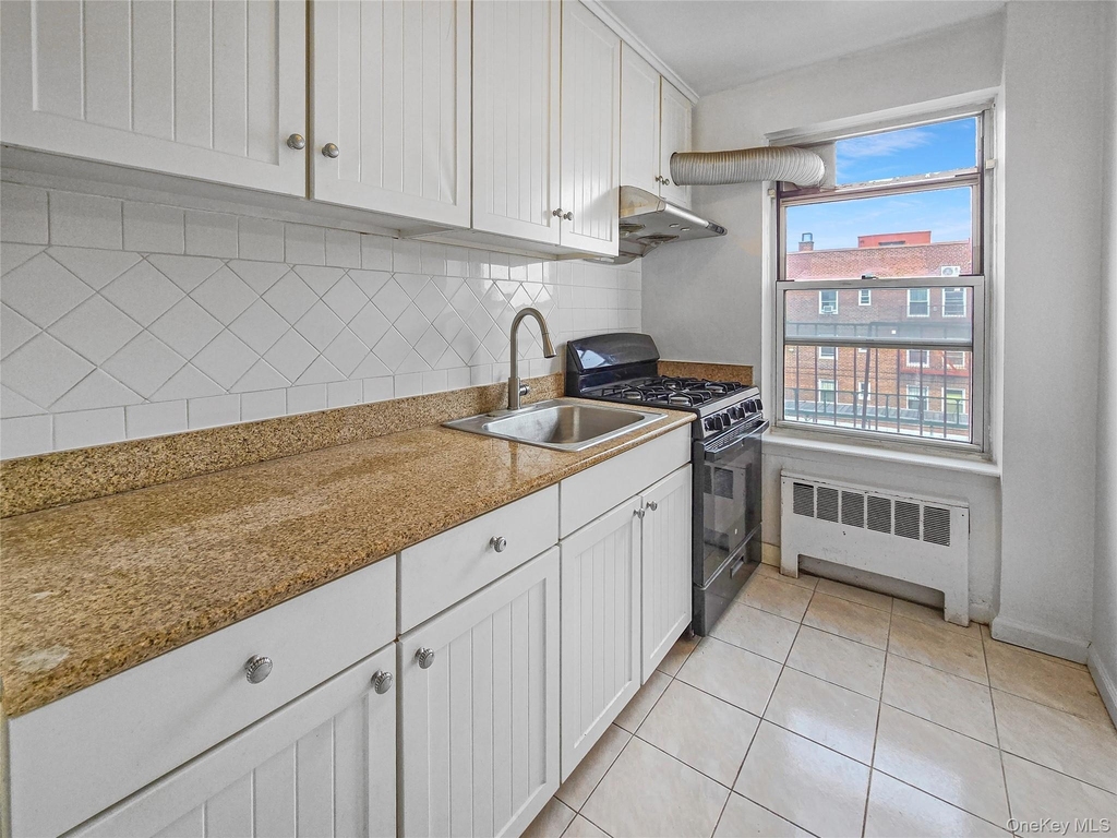138-33 Jewel Ave - Photo 10