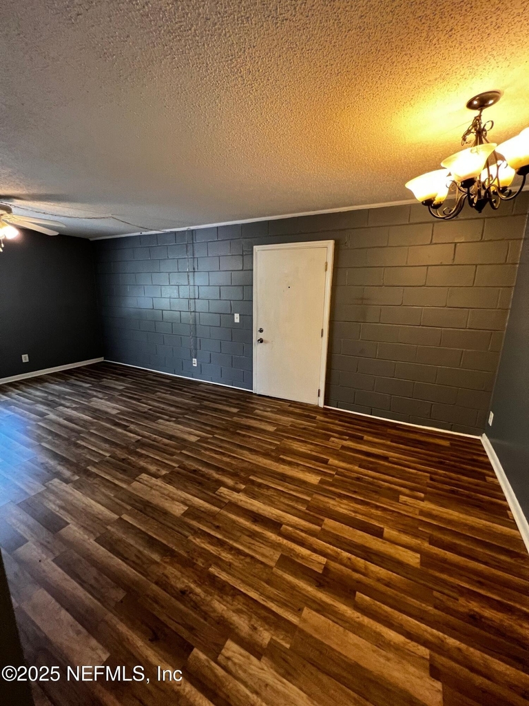 402 Lower 8th Avenue - Photo 4