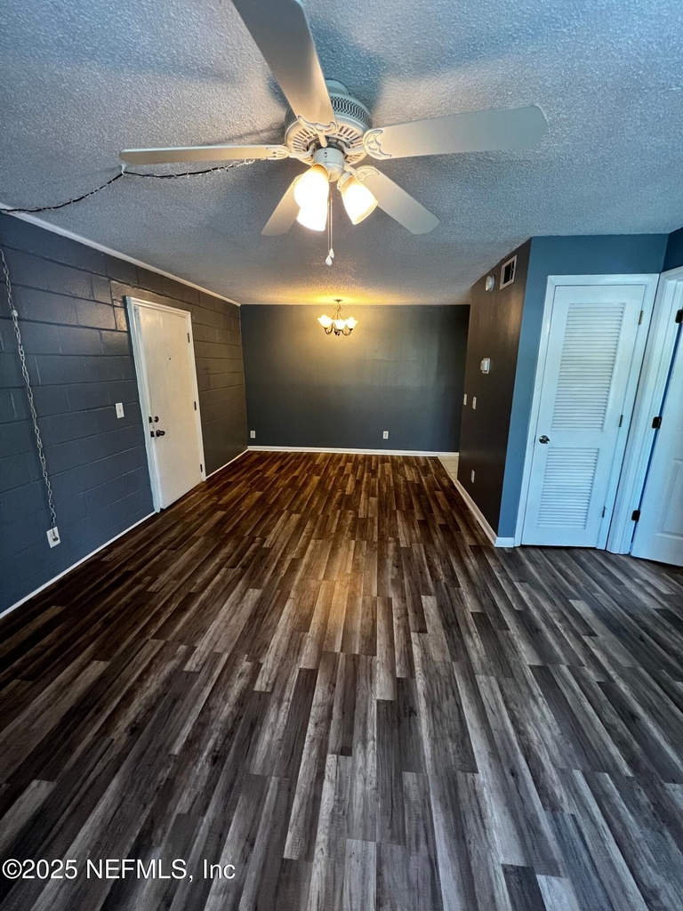 402 Lower 8th Avenue - Photo 8