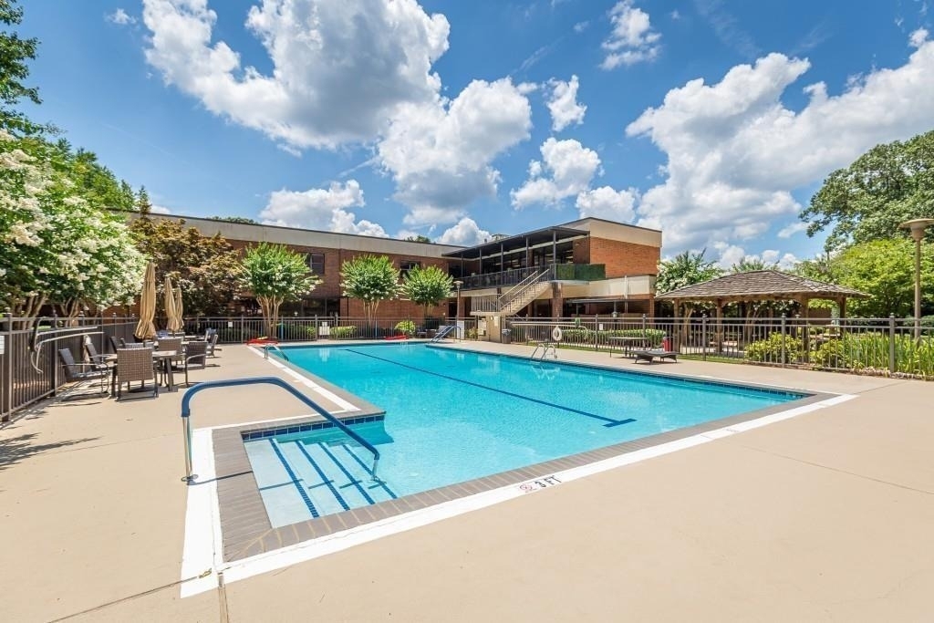 300 Johnson Ferry Road - Photo 12