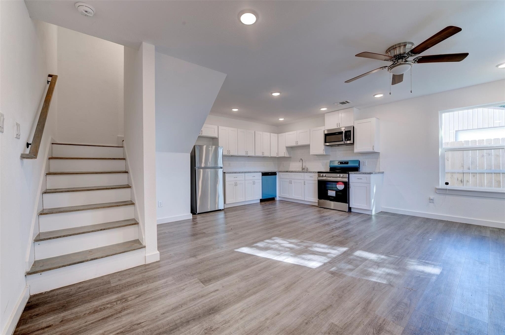 6309 Sandra Street - Photo 4