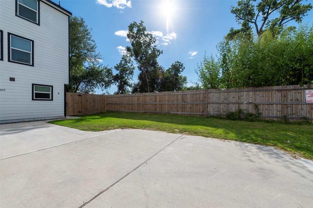 6309 Sandra Street - Photo 1