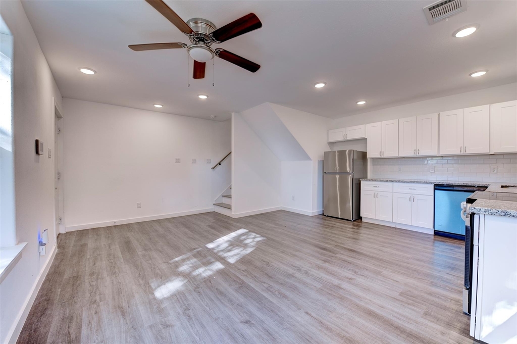 6309 Sandra Street - Photo 6