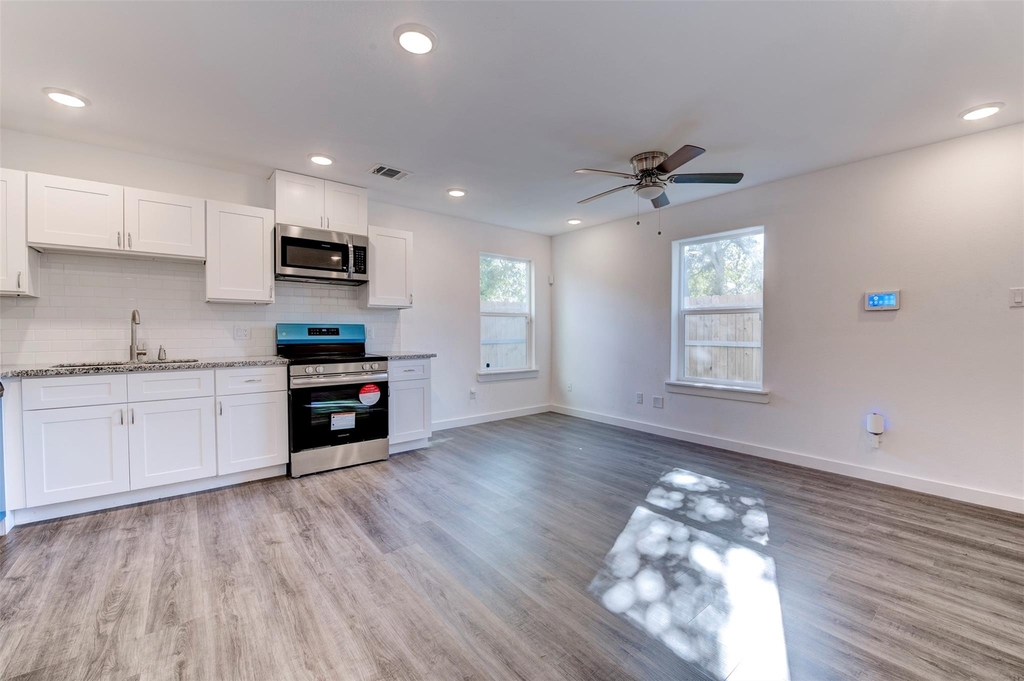 6309 Sandra Street - Photo 9