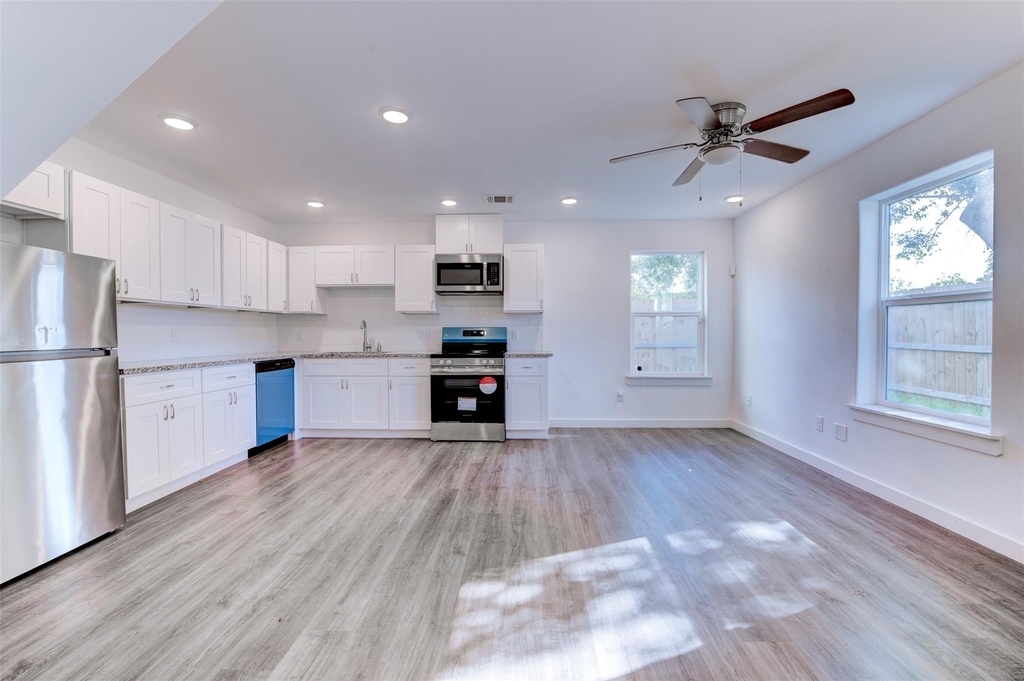 6309 Sandra Street - Photo 10