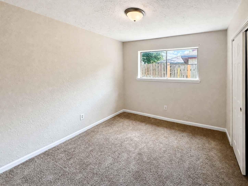 8710 Parkway Forest Drive - Photo 23