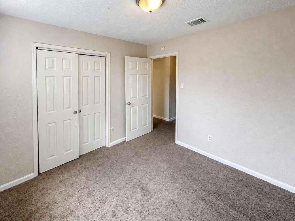 8710 Parkway Forest Drive - Photo 24