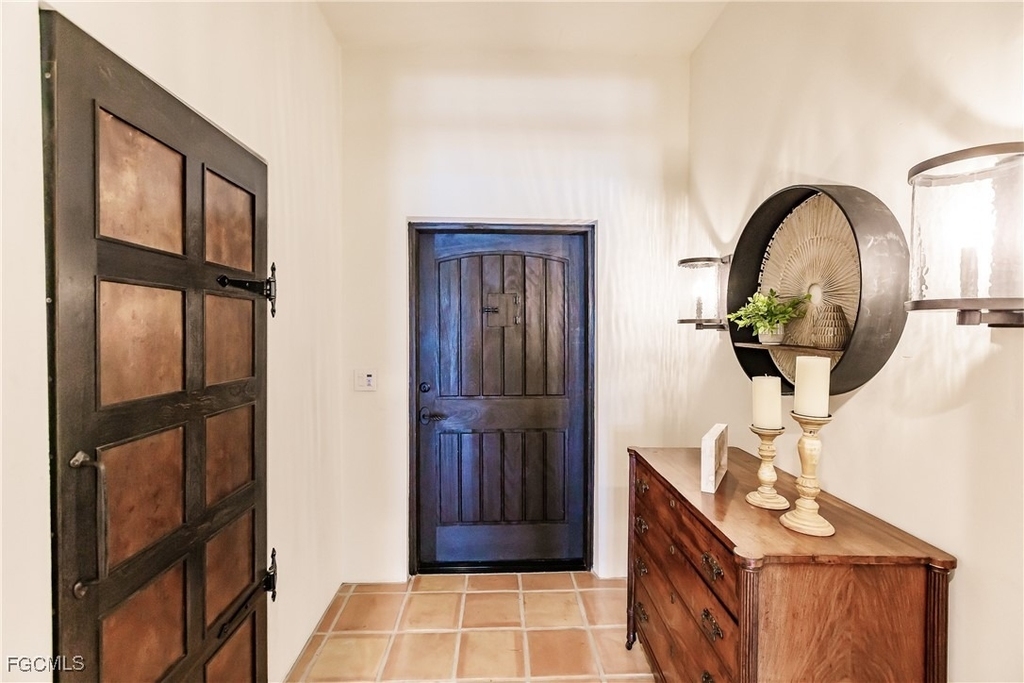 1291 Caloosa Drive - Photo 2