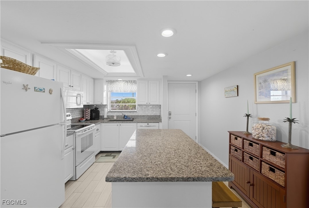 16881 Davis Road - Photo 3