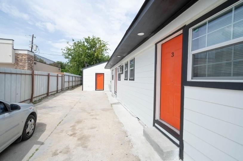 1426 Telephone Road - Photo 5