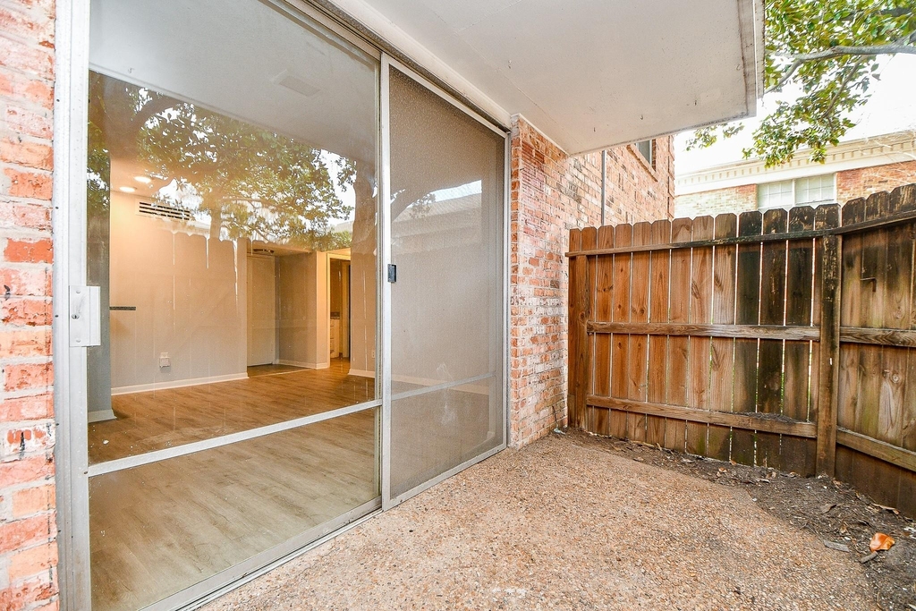 2822 Briarhurst Drive - Photo 13