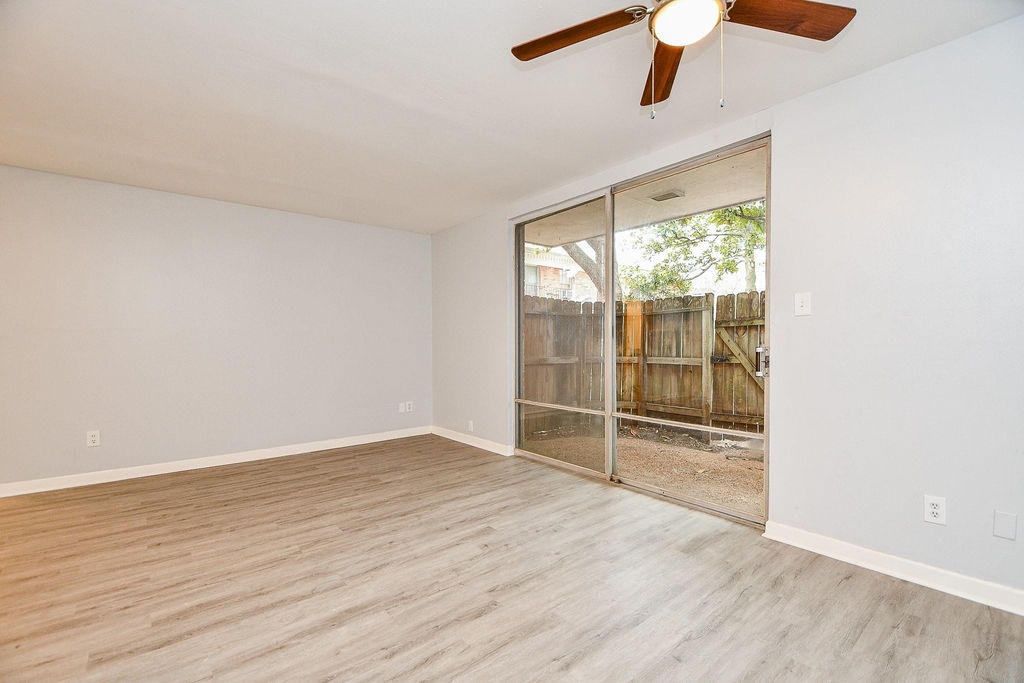 2822 Briarhurst Drive - Photo 7