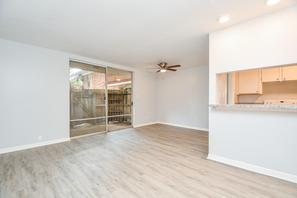 2822 Briarhurst Drive - Photo 4