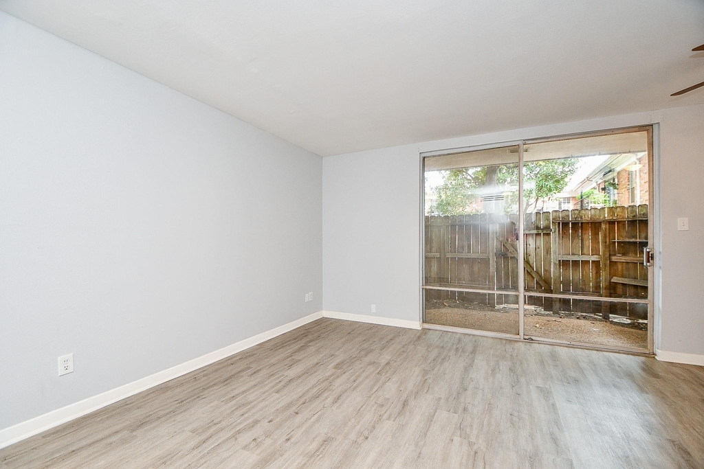 2822 Briarhurst Drive - Photo 8
