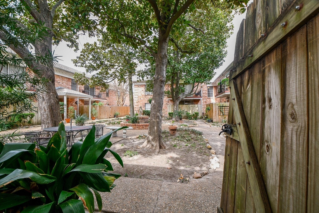 2822 Briarhurst Drive - Photo 14