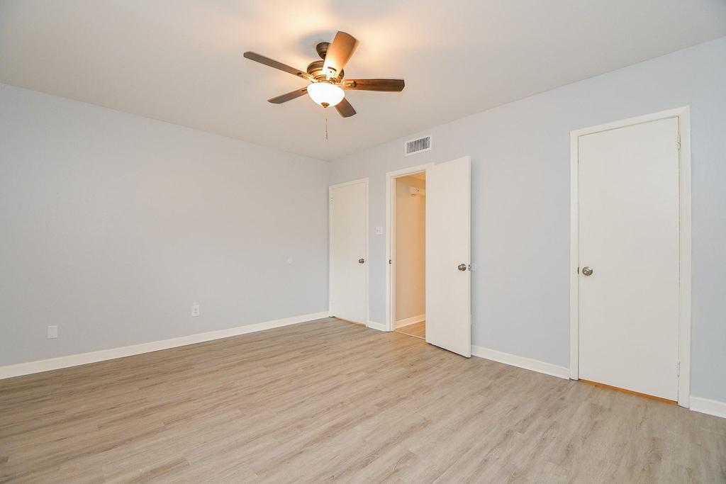 2822 Briarhurst Drive - Photo 11