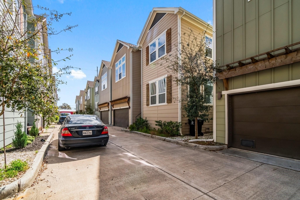 3362 Pinemont Drive - Photo 6