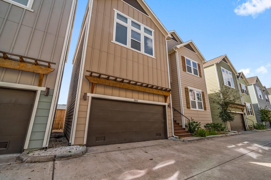 3362 Pinemont Drive - Photo 3