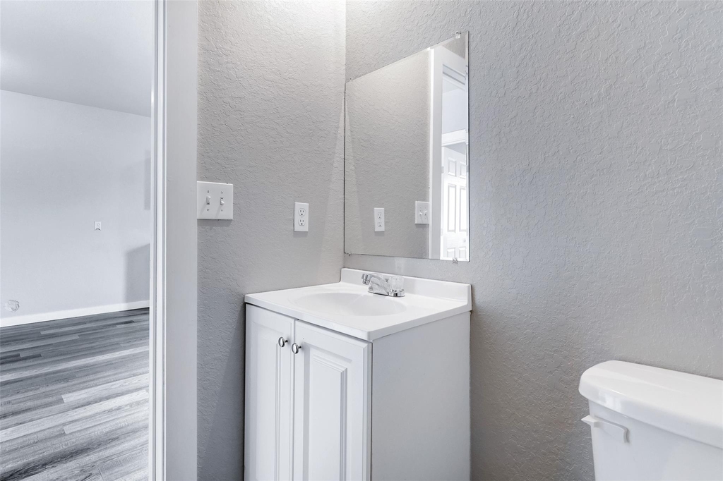 438 S San Joaquin Avenue - Photo 9