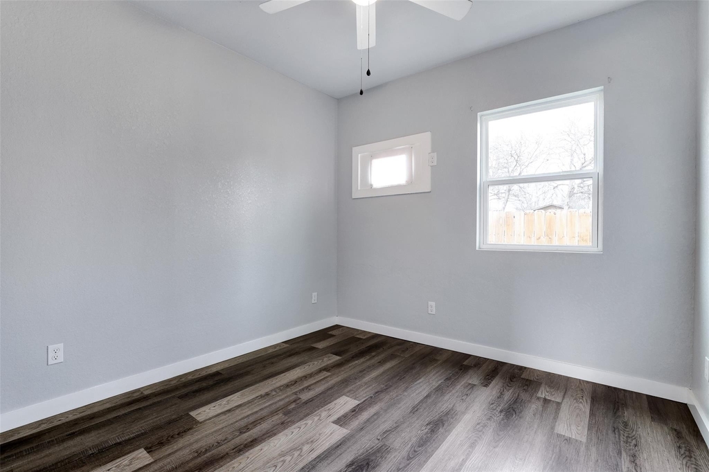 438 S San Joaquin Avenue - Photo 5