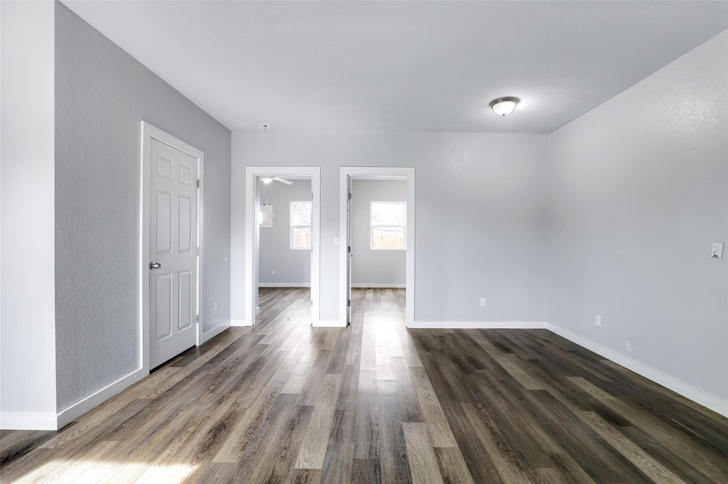 438 S San Joaquin Avenue - Photo 4