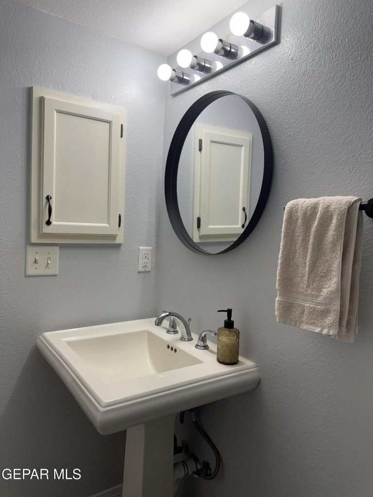 12253 Holy Springs Court - Photo 31