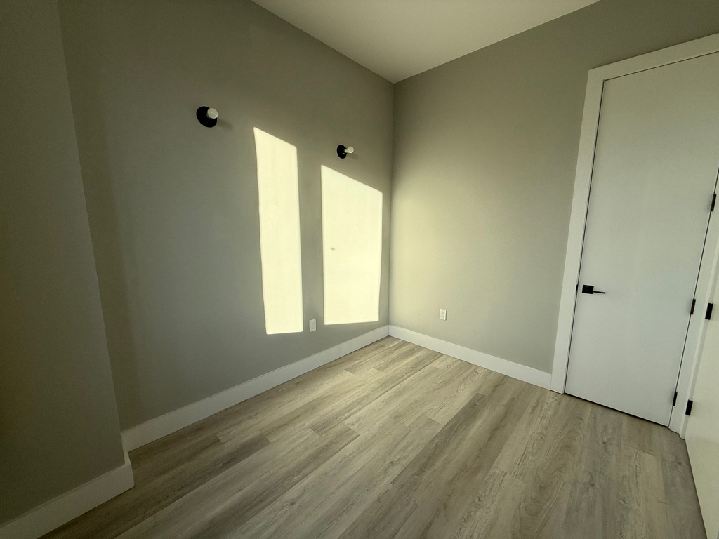 641 East 28th Street - Photo 5