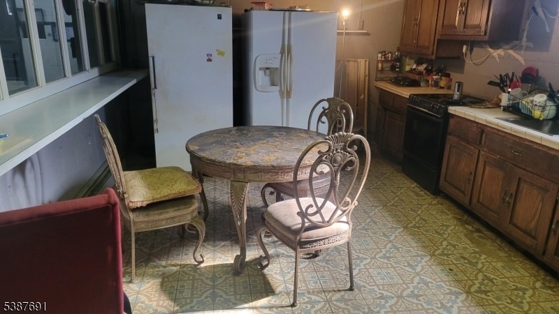 292 W Mill Rd - Photo 2
