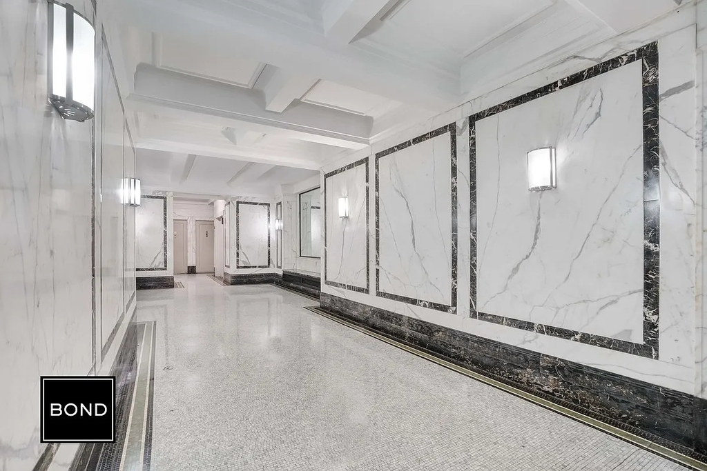 West 55th Street - Photo 1