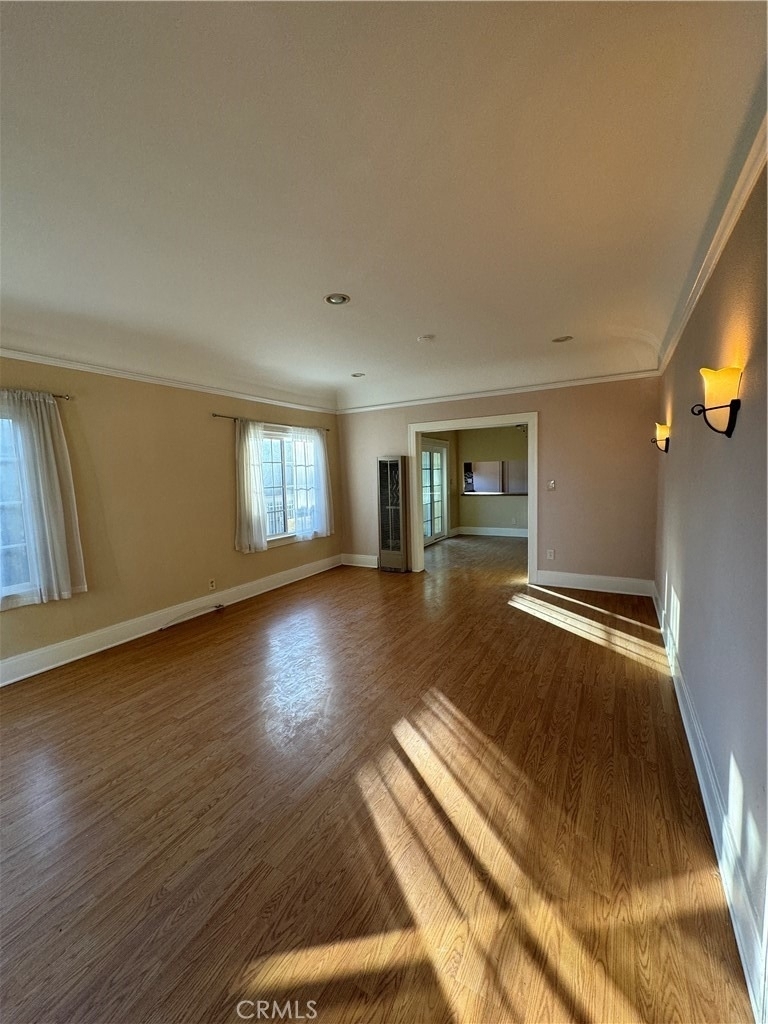 1327 S Longwood Avenue - Photo 4