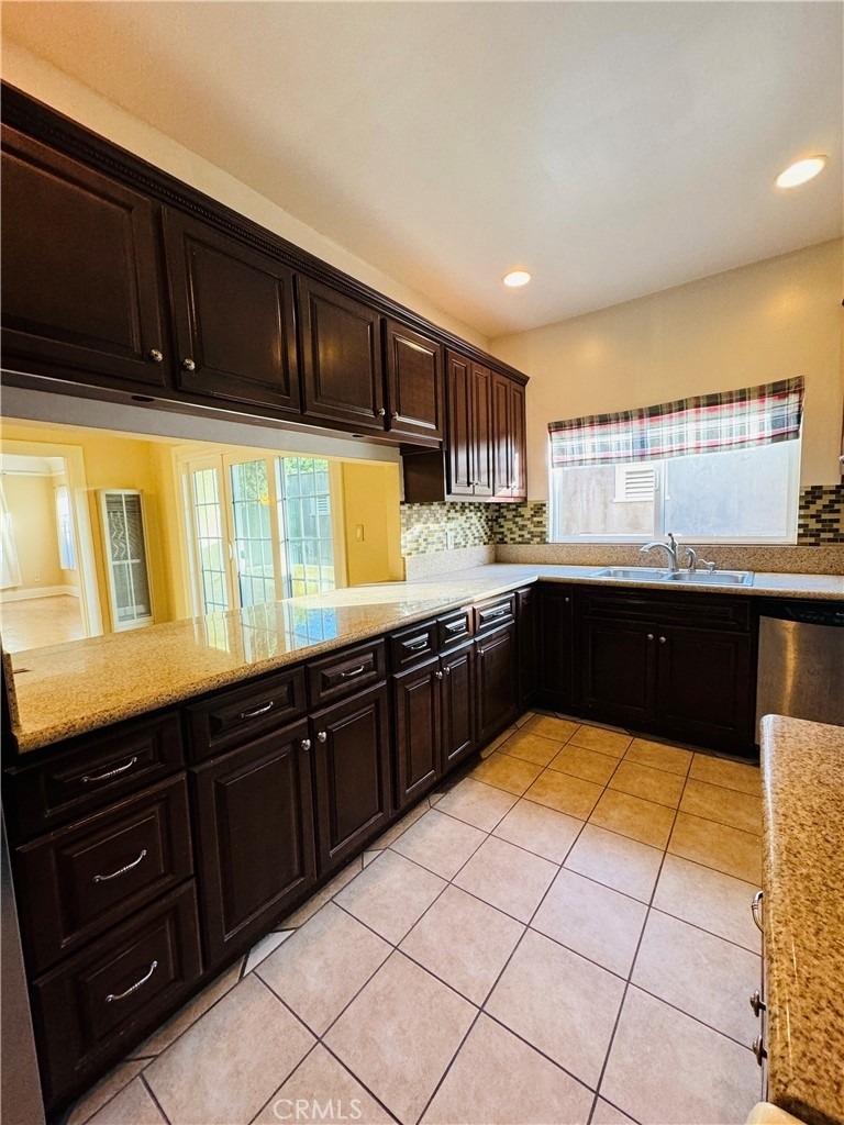 1327 S Longwood Avenue - Photo 1