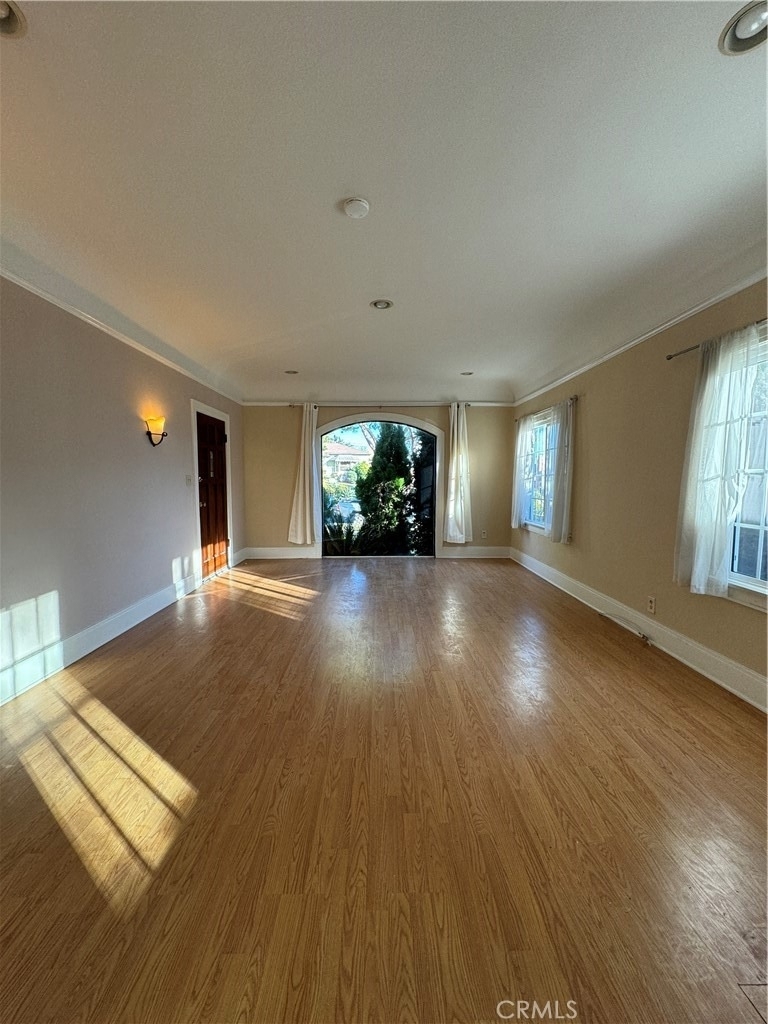 1327 S Longwood Avenue - Photo 3