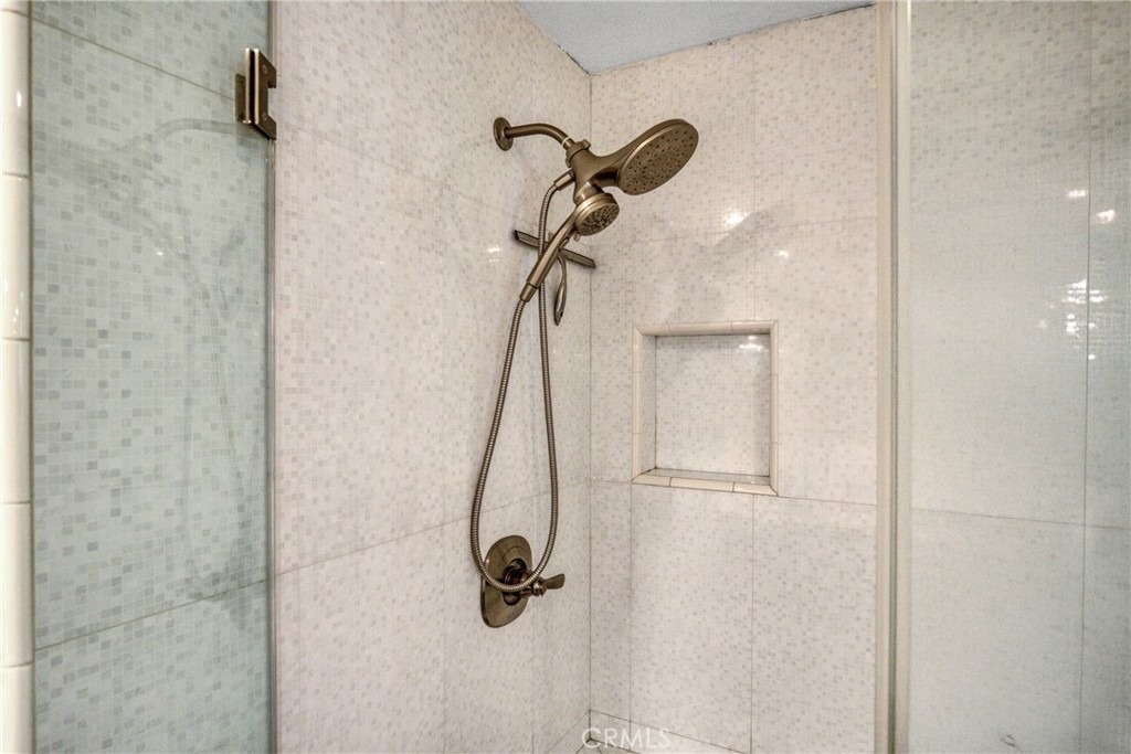 2461 Allanjay Place - Photo 18