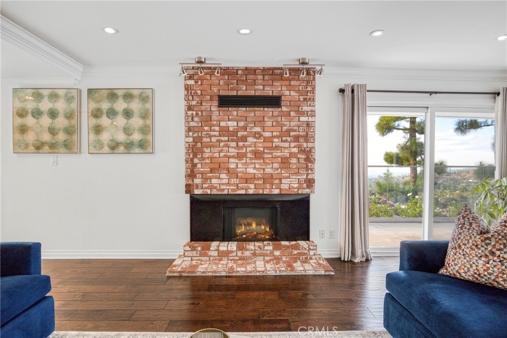 2461 Allanjay Place - Photo 6