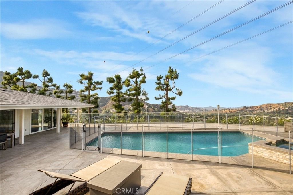 2461 Allanjay Place - Photo 26
