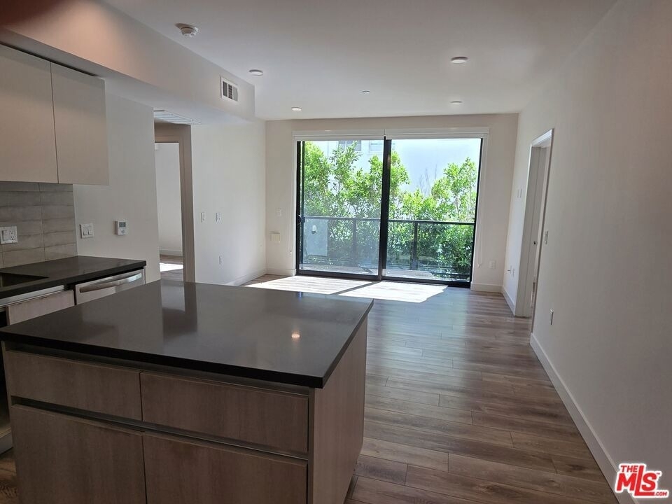 740 S Ridgeley Drive - Photo 5