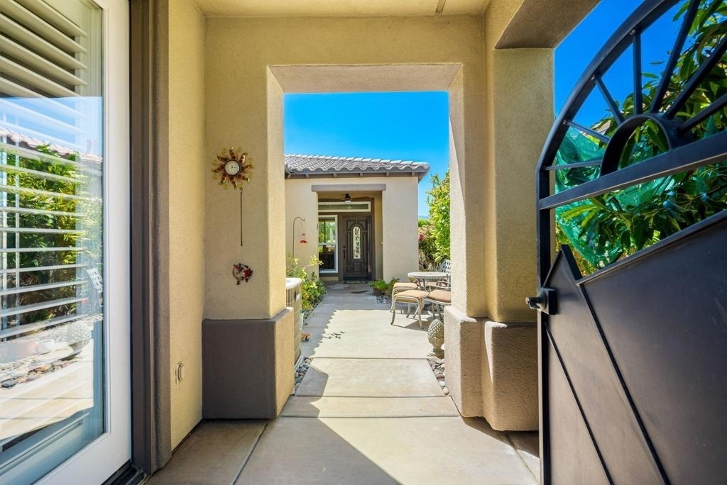 60661 Juniper Lane - Photo 3