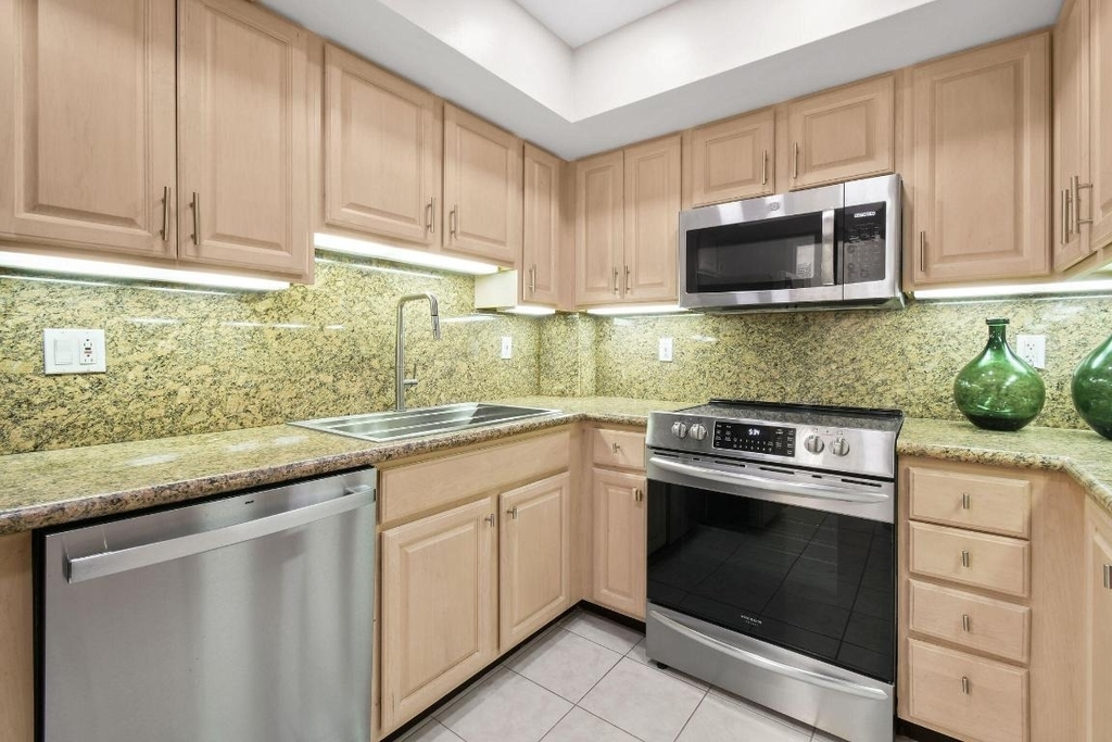227 Brazilian Avenue - Photo 8