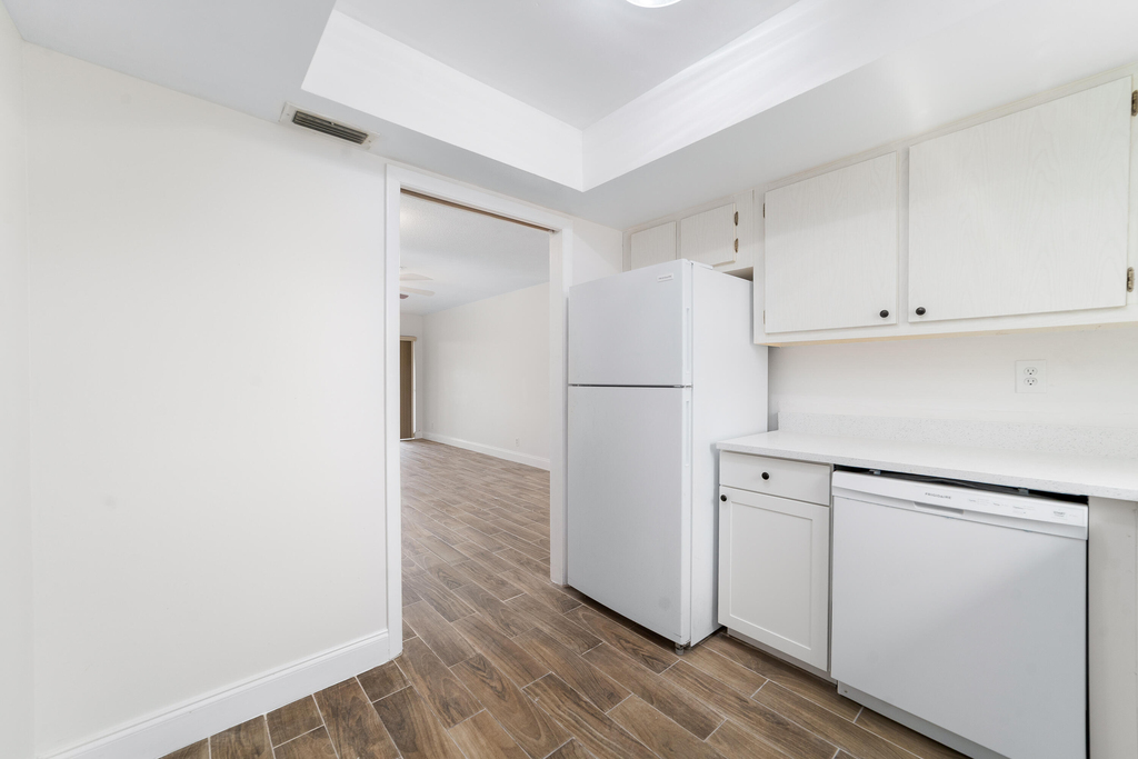 2567 Dudley Drive W - Photo 15