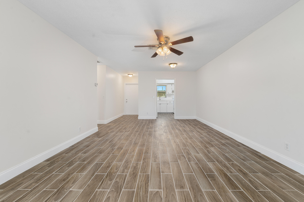 2567 Dudley Drive W - Photo 10