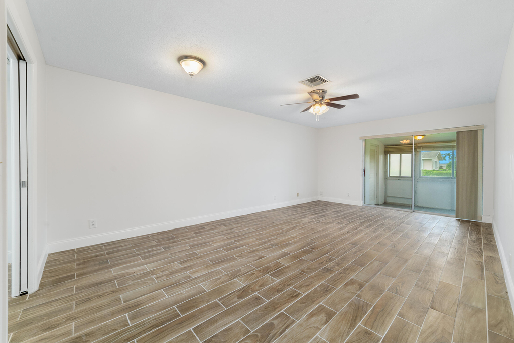 2567 Dudley Drive W - Photo 6