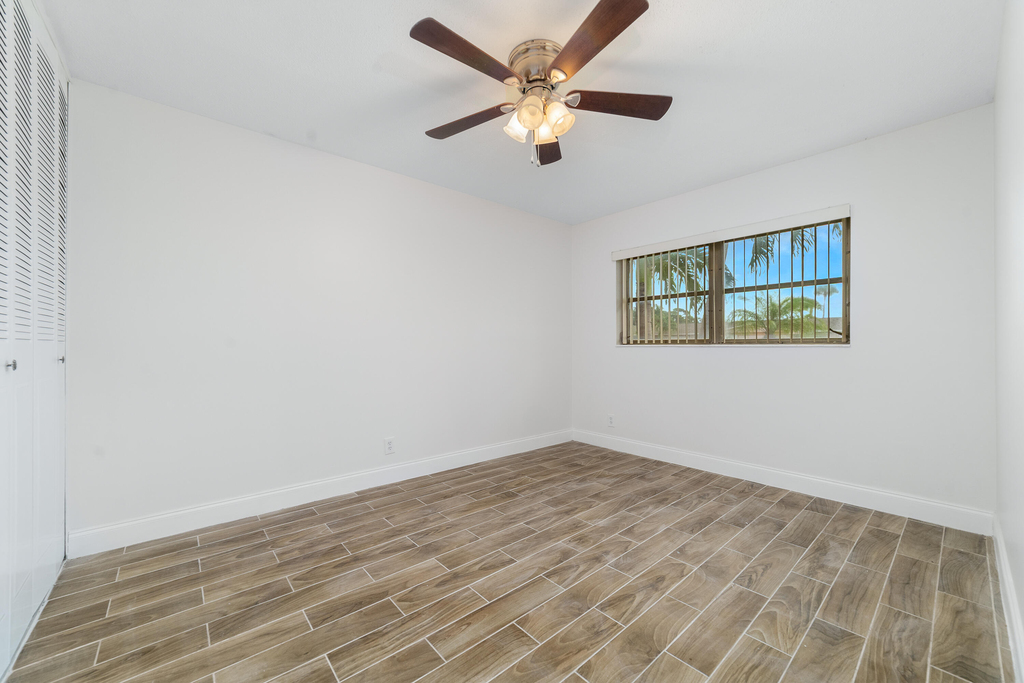 2567 Dudley Drive W - Photo 22