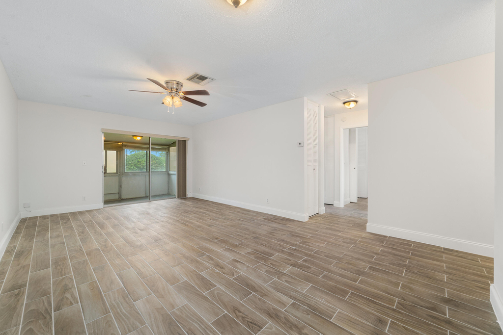 2567 Dudley Drive W - Photo 7