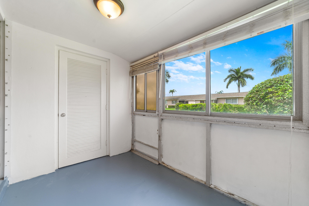 2567 Dudley Drive W - Photo 27